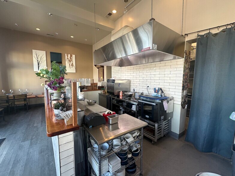 27 Devine St, San Jose, CA à vendre - Photo du bâtiment - Image 2 de 25