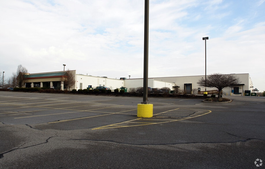 424-474 Pike St, Marietta, OH à louer - Photo du bâtiment - Image 2 de 2