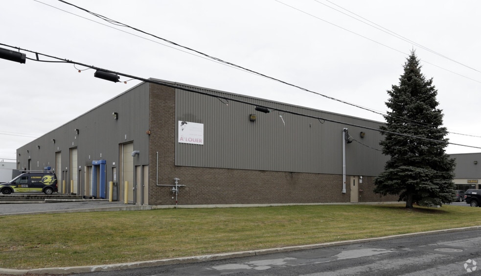 3505 Rue Isabelle, Brossard, QC for lease - Primary Photo - Image 1 of 2
