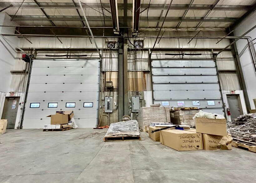 8009 39th St, Leduc, AB à louer - Photo du bâtiment - Image 3 de 6