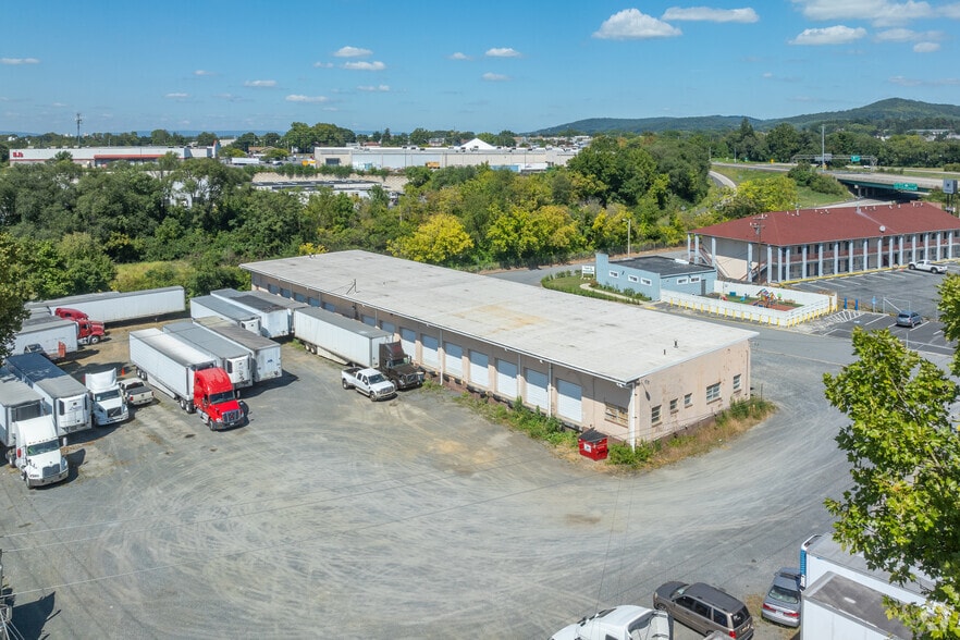 2250 Stacey Dr, Reading, PA for lease - Building Photo - Image 3 of 12