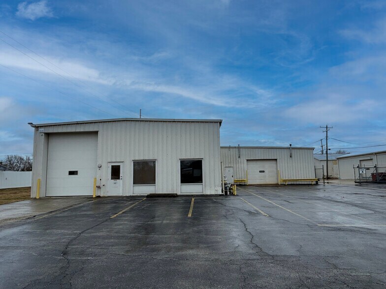 1804 W 2nd St, Marion, IN à louer - Photo du bâtiment - Image 2 de 12