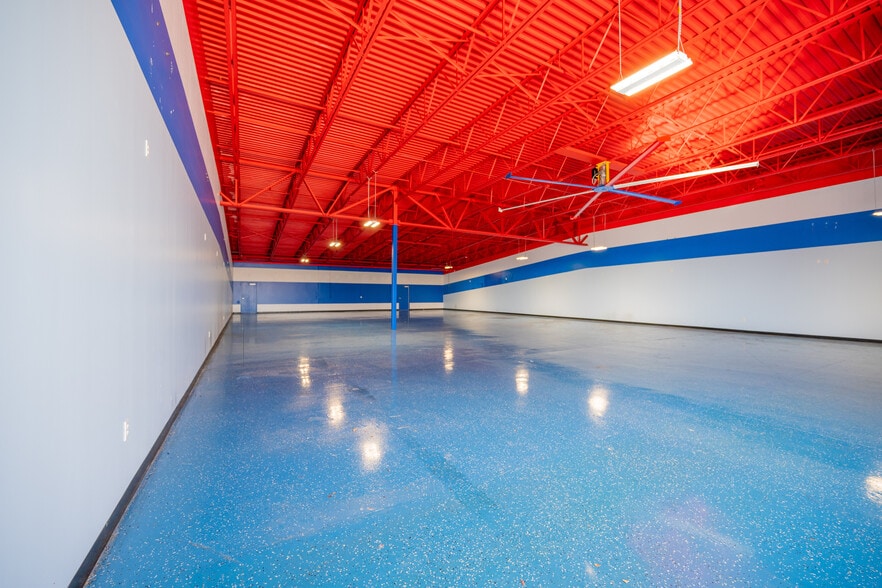 6520 S FM 359 Rd, Fulshear, TX à louer - Photo du bâtiment - Image 1 de 10