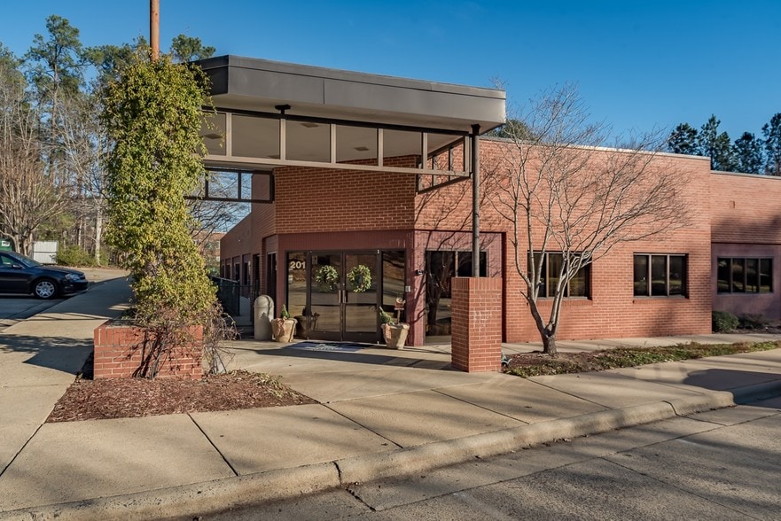 201 Mackenan Dr, Cary, NC for lease - Building Photo - Image 2 of 8