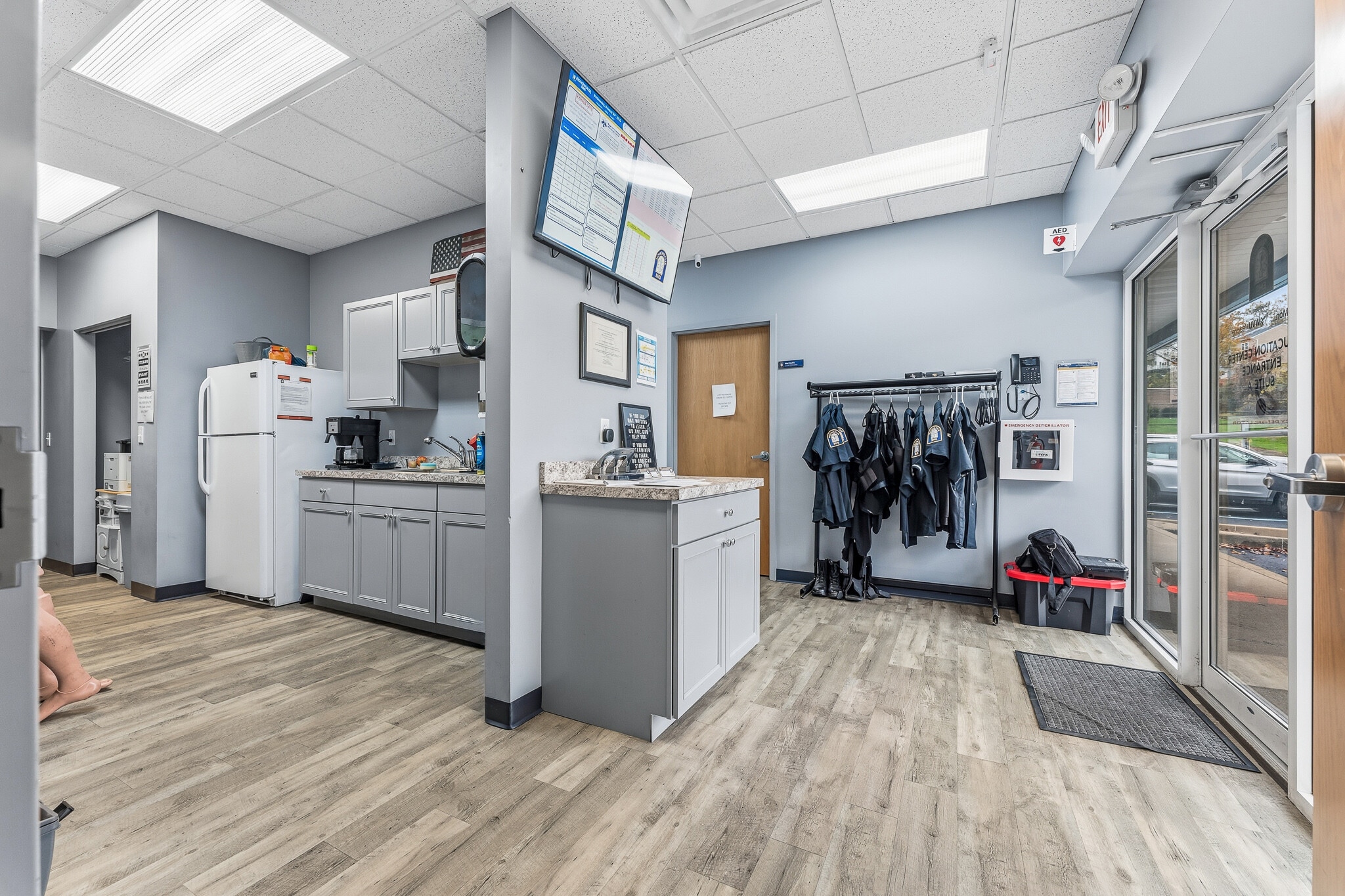 742 Fairmont Rd, Morgantown, WV for lease Interior Photo- Image 1 of 5