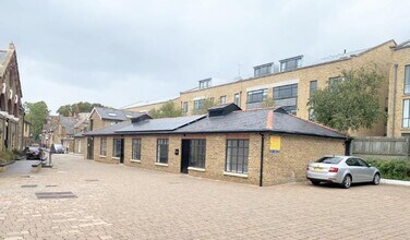 Pump Aly, Brentford for lease Building Photo- Image 2 of 8