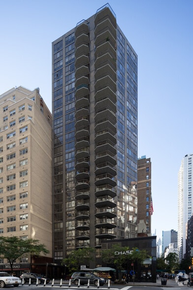 360 E 57th St, New York, NY for lease - Building Photo - Image 3 of 4