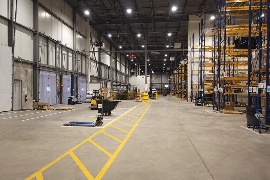 1245 De L'aviation Av, Dieppe, NB à louer - Photo du bâtiment - Image 2 de 28
