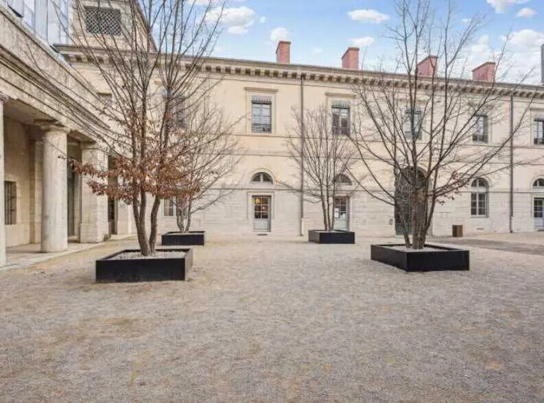 11 Bis Quai Perrache, Lyon à louer - Photo du bâtiment - Image 2 de 6