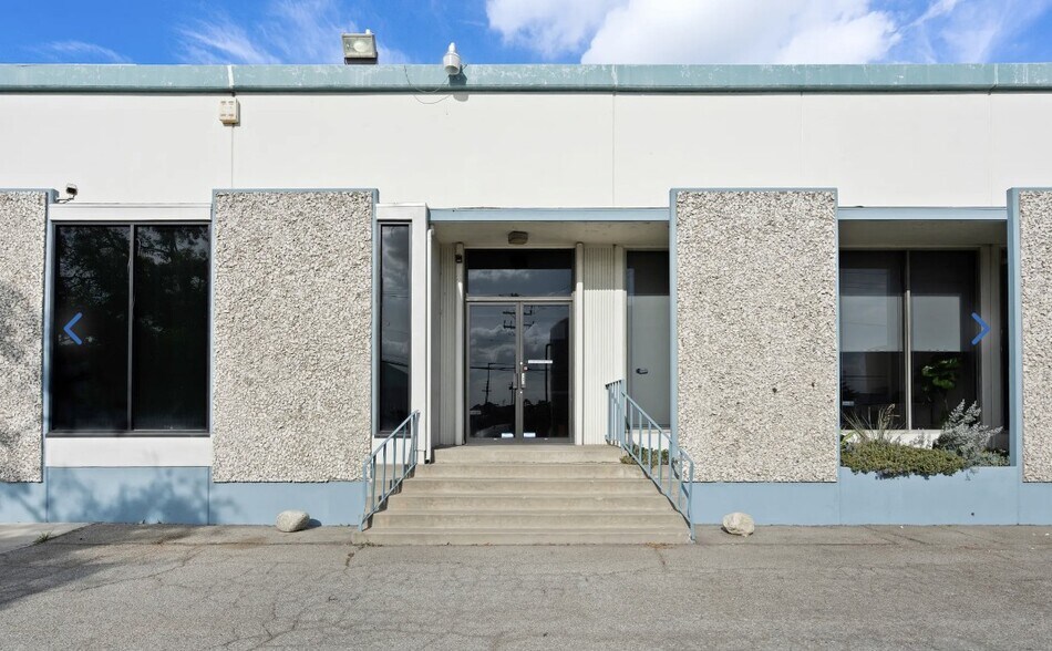 5717 E Ferguson Dr, Commerce, CA à vendre - Photo du bâtiment - Image 2 de 11