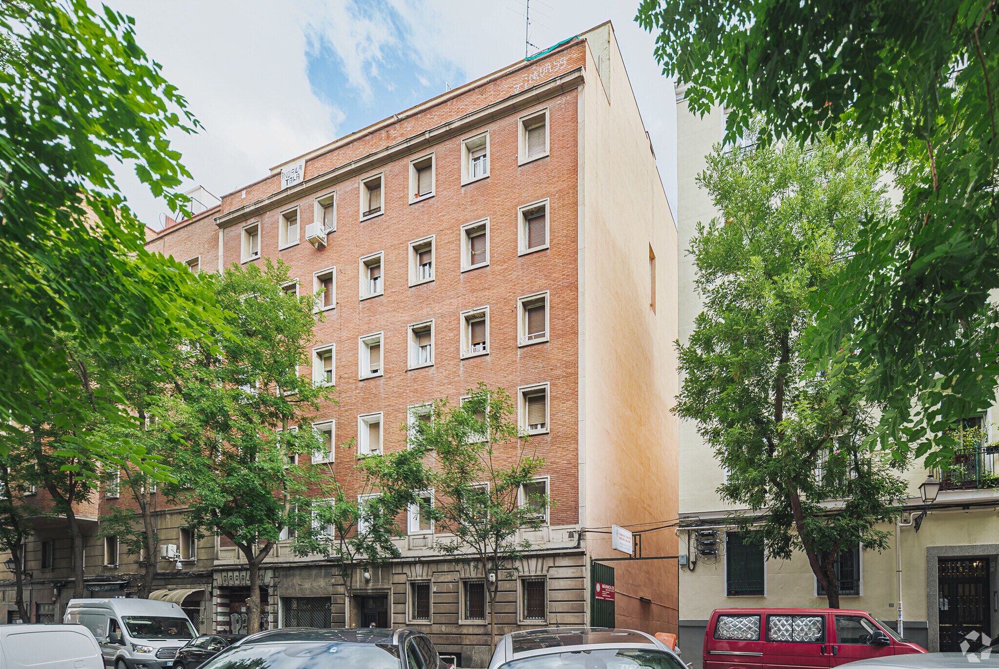 Calle Divino Vallés, 12, Madrid, Madrid à louer Photo principale- Image 1 de 2