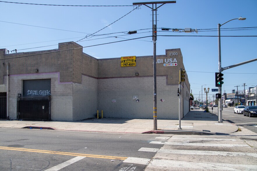 2300 S Hill St, Los Angeles, CA à vendre - Photo du bâtiment - Image 2 de 3