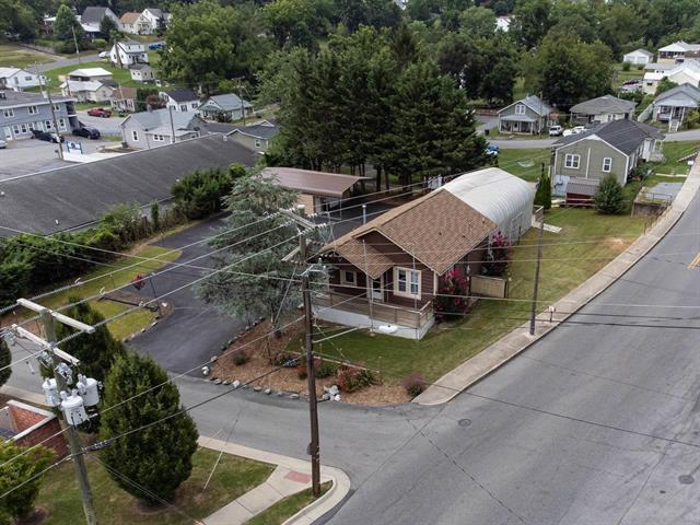 2408 Cedar St, Staunton, VA à vendre Photo du bâtiment- Image 1 de 26