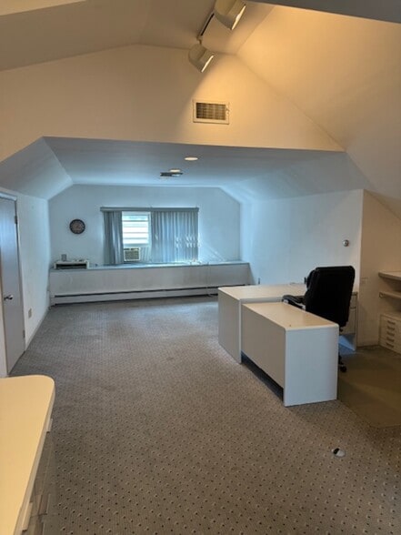 629 W Mount Pleasant Ave, Livingston, NJ à louer - Photo du bâtiment - Image 2 de 4