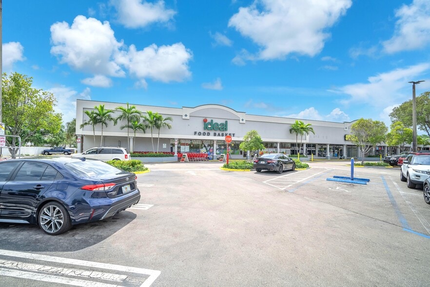 904-1048 E Sample Rd, Pompano Beach, FL for lease - Building Photo - Image 2 of 21