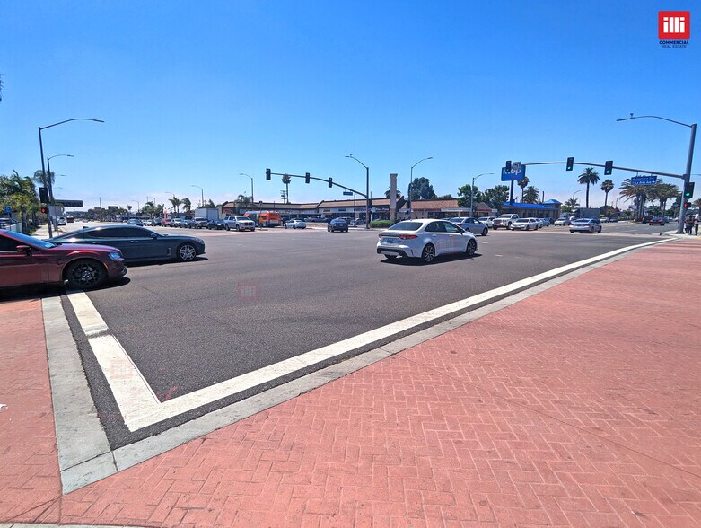 10001-10025 Hawthorne Blvd, Inglewood, CA à louer - Photo du bâtiment - Image 3 de 9