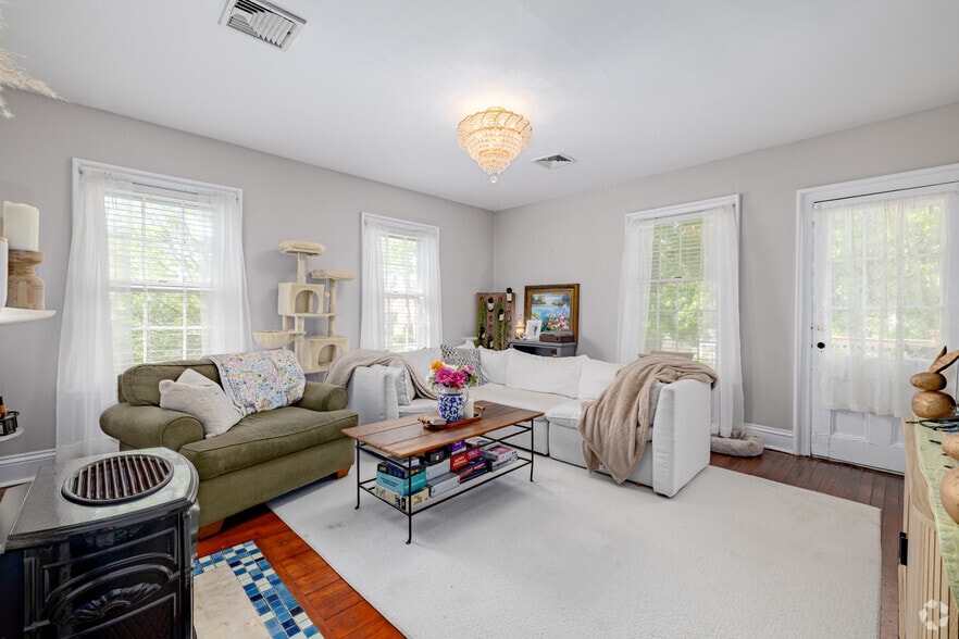 2 Perry St, Morristown, NJ for sale - Interior Photo - Image 3 of 28