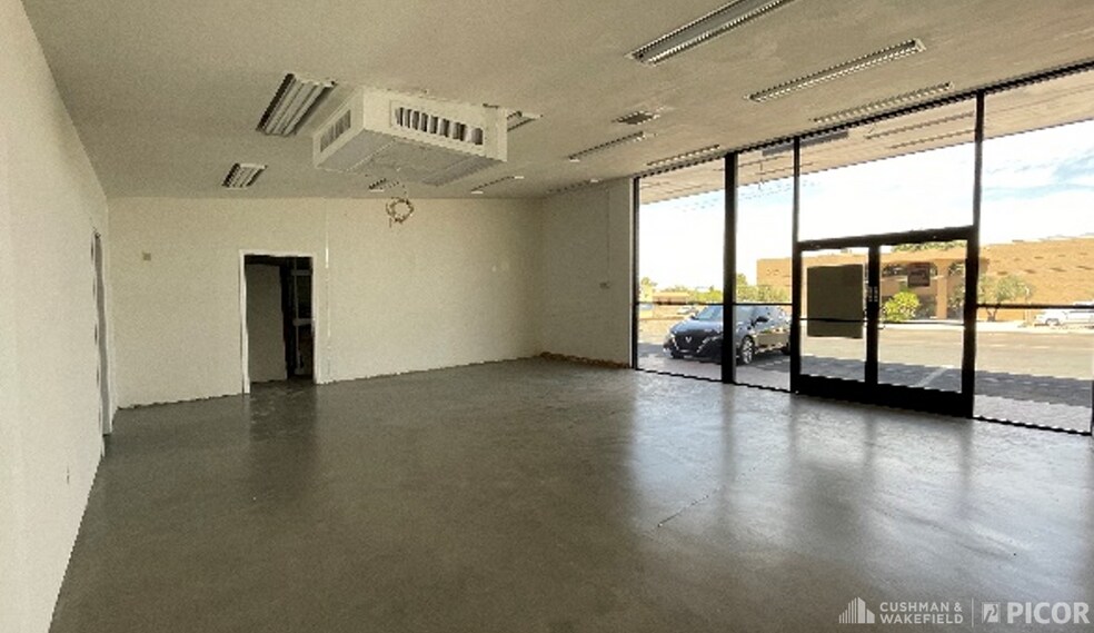 5450 E 5th St, Tucson, AZ à louer - Photo du bâtiment - Image 2 de 6