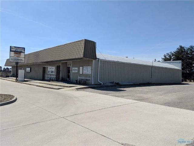 1405-1409 S Defiance St, Archbold, OH for lease - Primary Photo - Image 1 of 4