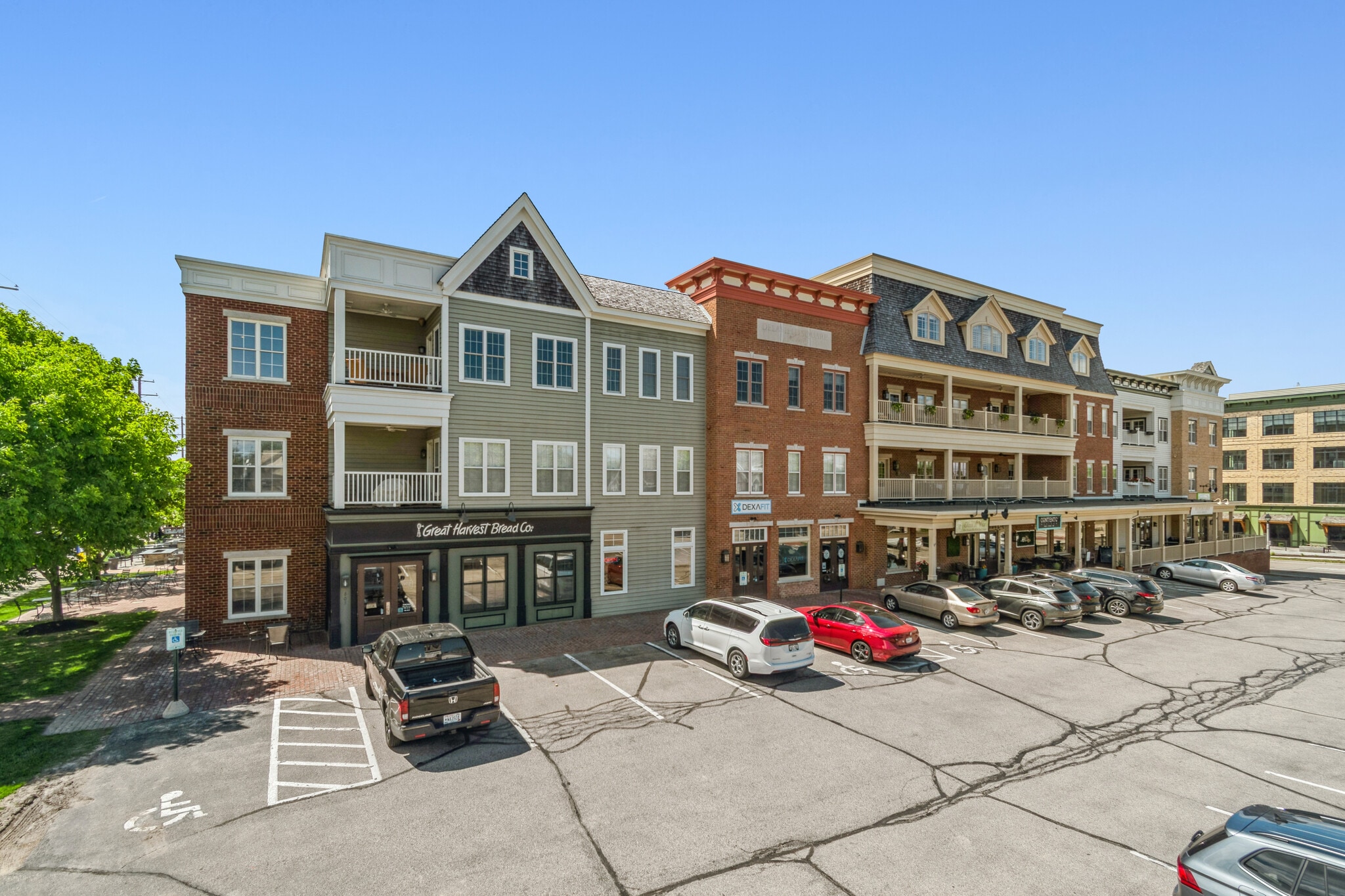 601-637 Genesee St, Delafield, WI for sale Building Photo- Image 1 of 9