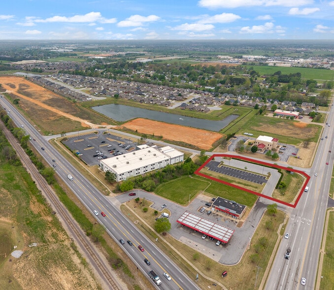 1625 Empire St, Lowell, AR à louer - Photo du bâtiment - Image 2 de 3