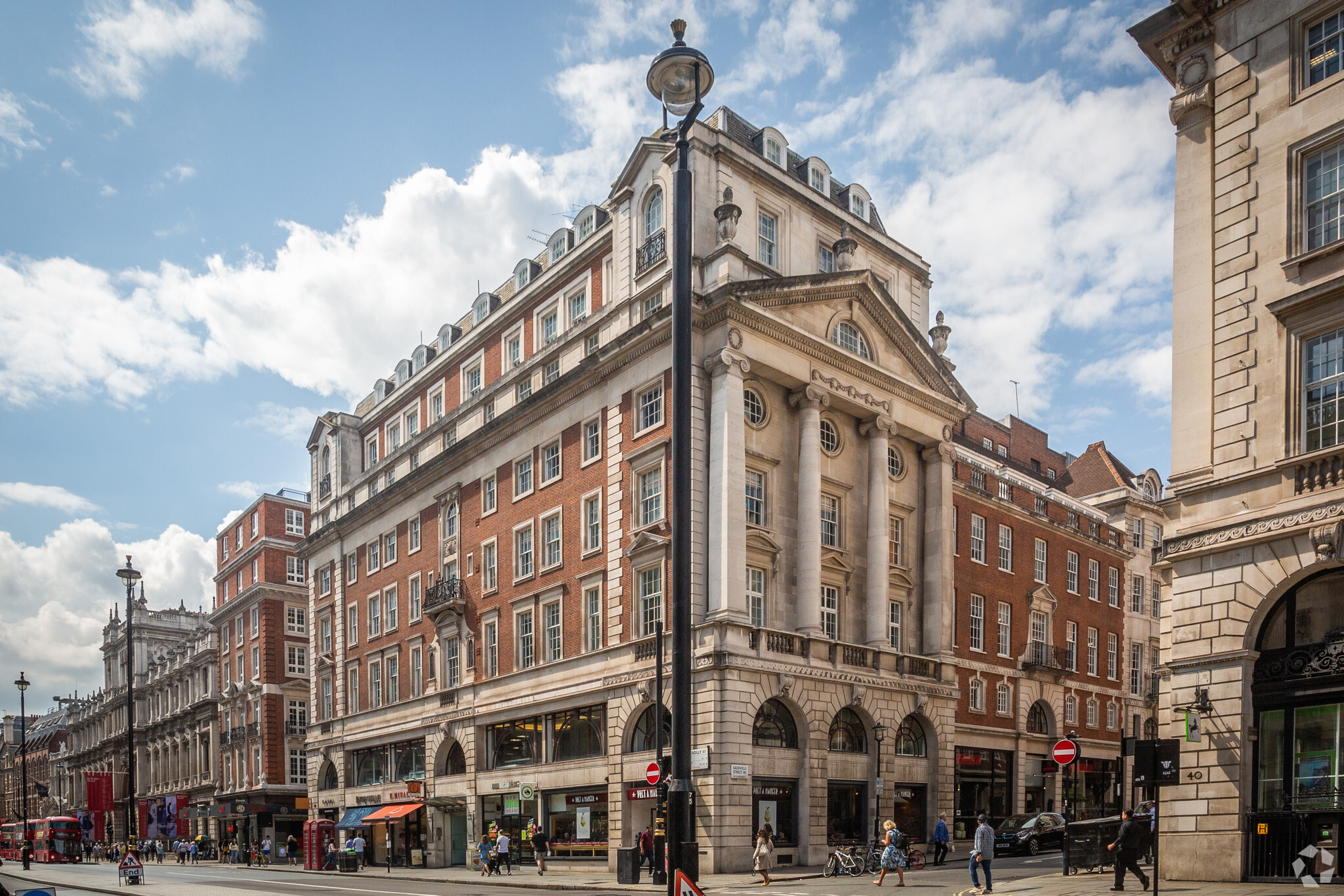 41-46 Piccadilly, London à vendre Photo principale- Image 1 de 1