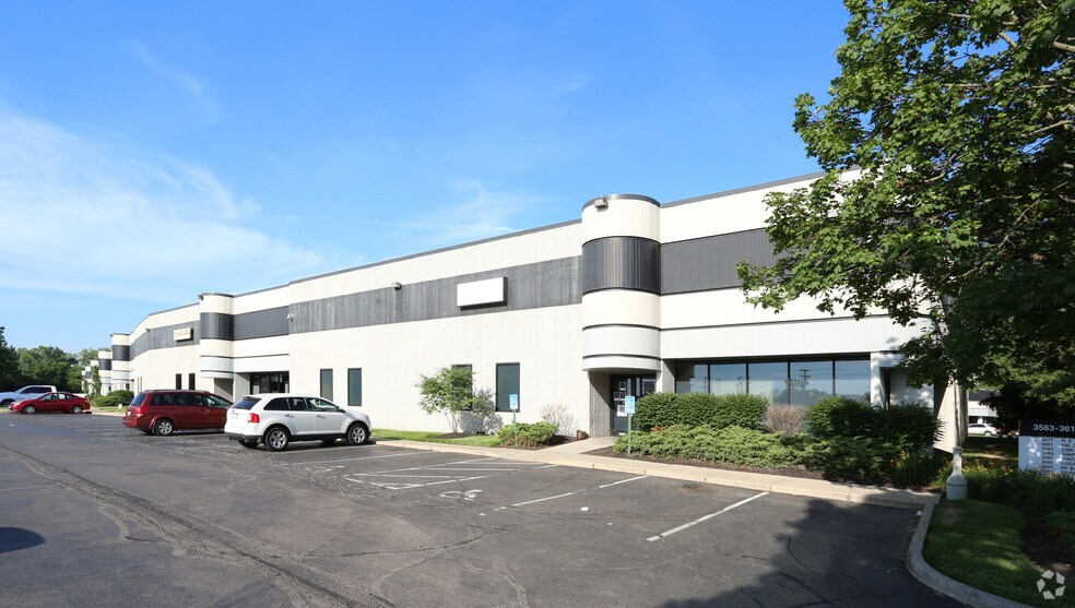 3563-3611 Interchange Rd, Columbus, OH à louer - Photo du bâtiment - Image 2 de 2