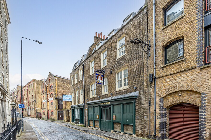 108-110 Wapping High St, Londres à louer - Photo du bâtiment - Image 2 de 3
