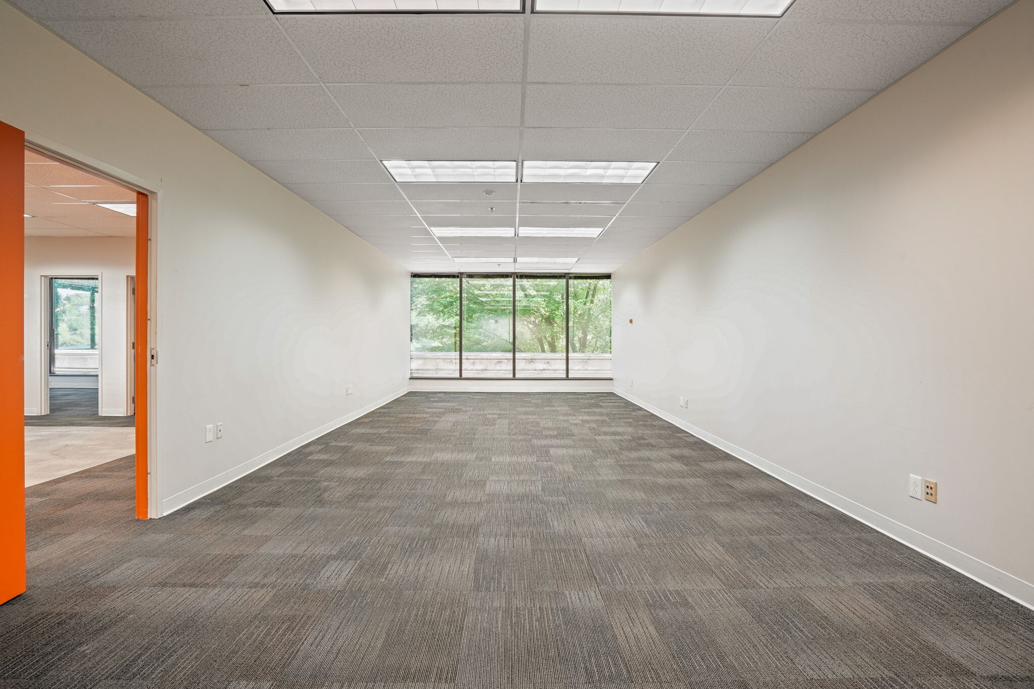 200 E Campus View Blvd, Columbus, OH for lease Interior Photo- Image 1 of 6