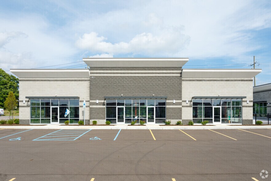 5950 S State Rd, Ann Arbor, MI à louer - Photo du bâtiment - Image 2 de 8