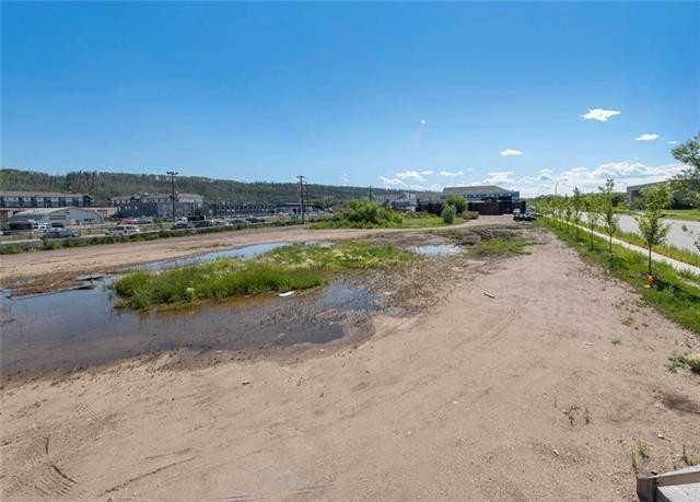 8124 Franklin Ave, Fort McMurray, AB for sale Primary Photo- Image 1 of 1