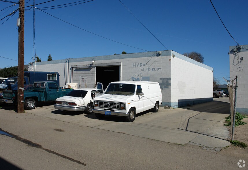 317-321 N Second St, Lompoc, CA à vendre - Photo du bâtiment - Image 3 de 19