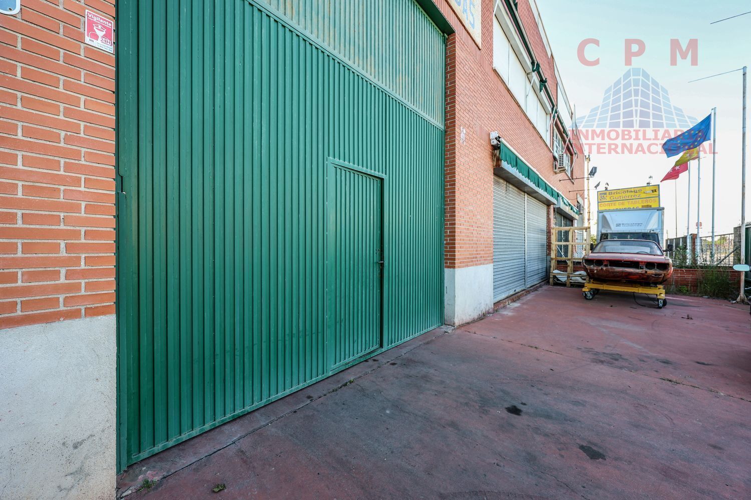 Industrial in Griñón, Madrid for sale Primary Photo- Image 1 of 27