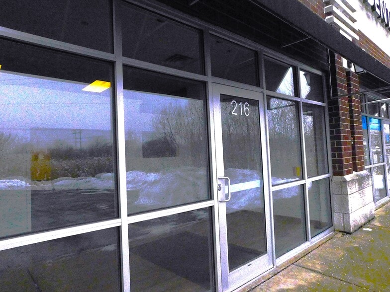 212-240 N Randall Rd, South Elgin, IL for lease - Building Photo - Image 3 of 14
