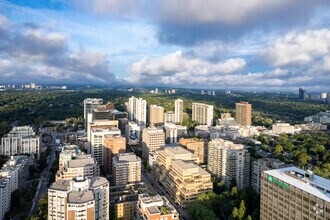 55 St Clair Ave W, Toronto, ON - Aerial  map view