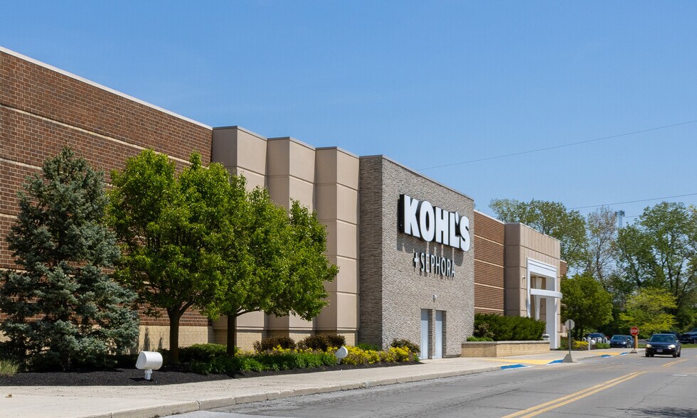 Lima Center portefeuille de 3 propriétés à vendre sur LoopNet.ca - Photo du bâtiment - Image 3 de 10