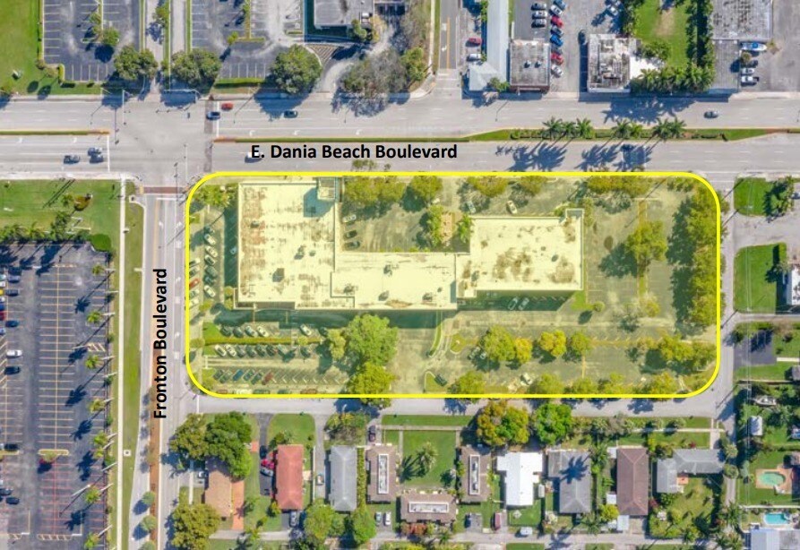 225-255 E Dania Beach Blvd, Dania, FL à vendre Photo du bâtiment- Image 1 de 2