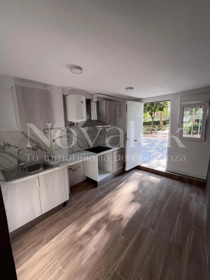 Fuenlabrada, MAD 28942 -  -  - Interior Photo - Image 1 of 8