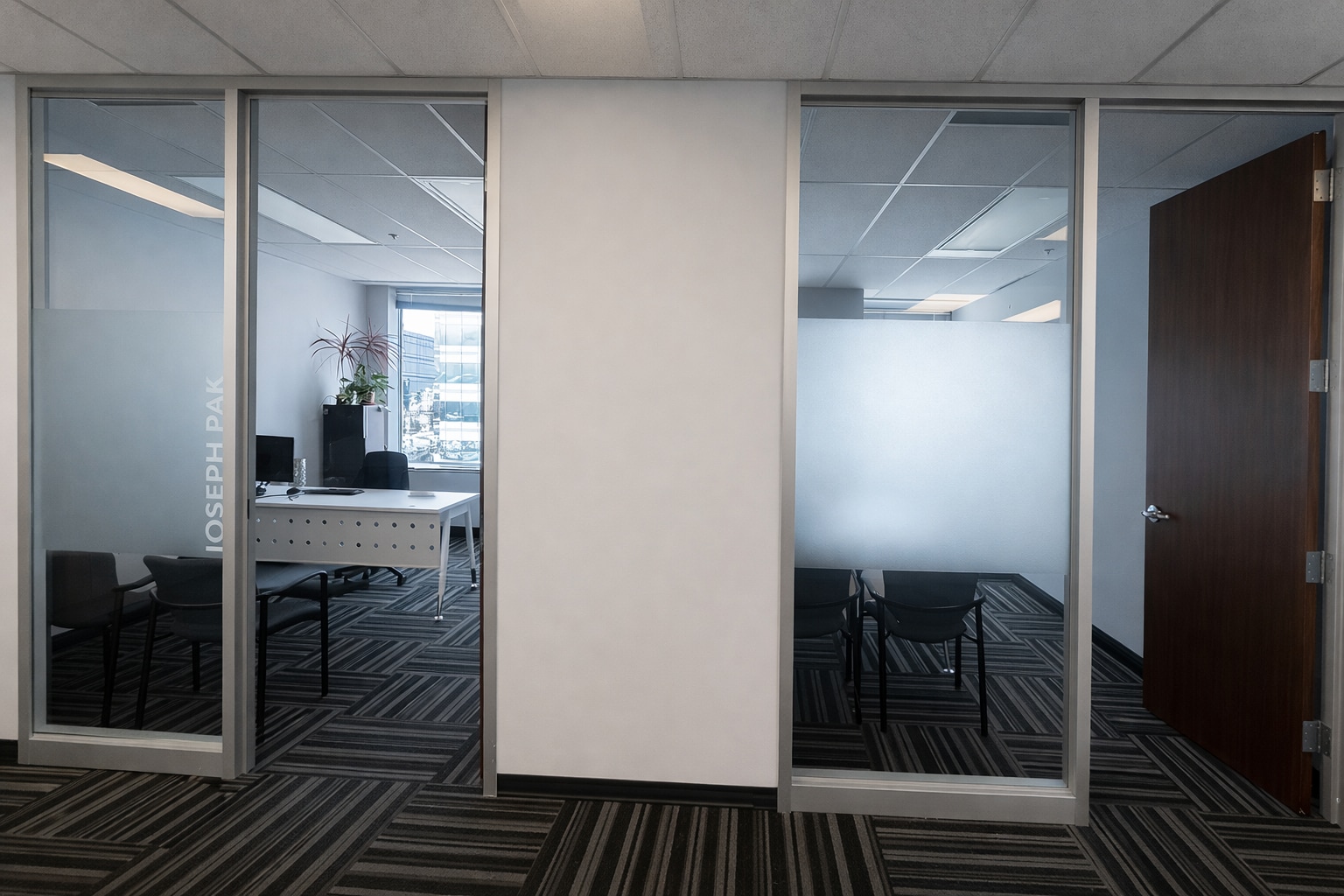 55 Commerce Valley Dr W, Markham, ON à louer Photo intérieure- Image 1 de 4