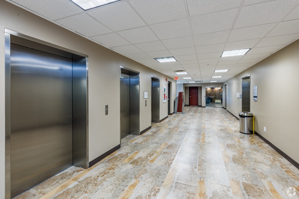 410 Rouser Rd, Coraopolis, PA for lease Interior Photo- Image 1 of 7