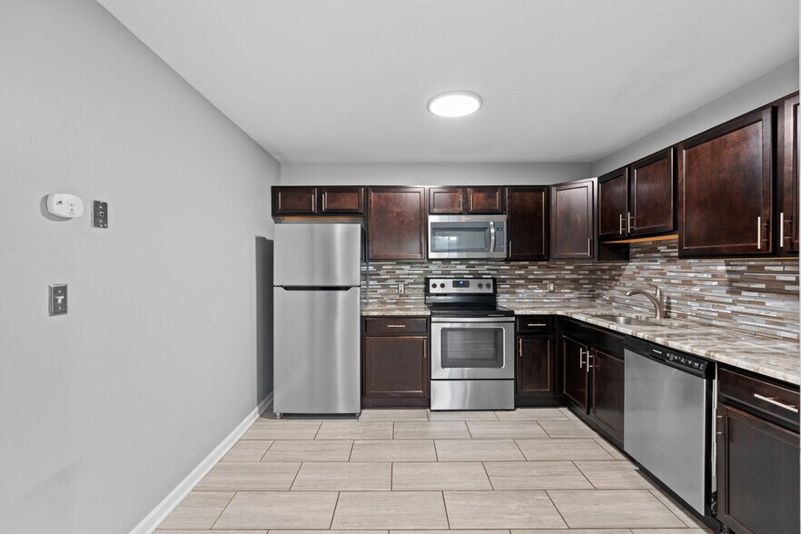 2419 Normandy Rd, Royal Oak, MI à vendre - Photo du bâtiment - Image 3 de 10