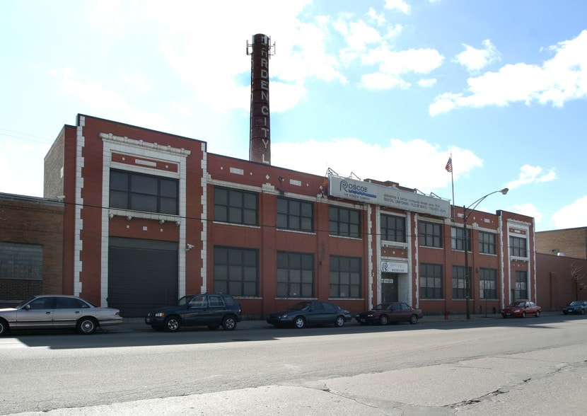3333 W Harrison St, Chicago, IL à louer - Photo du bâtiment - Image 2 de 9