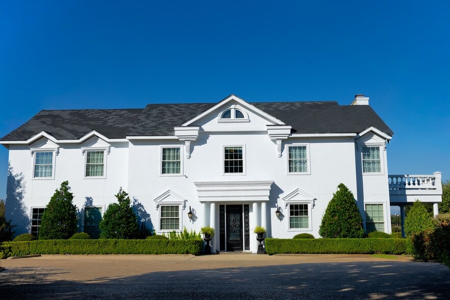 1470 S Cranes Mill Rd, New Braunfels, TX for sale - Building Photo - Image 1 of 84