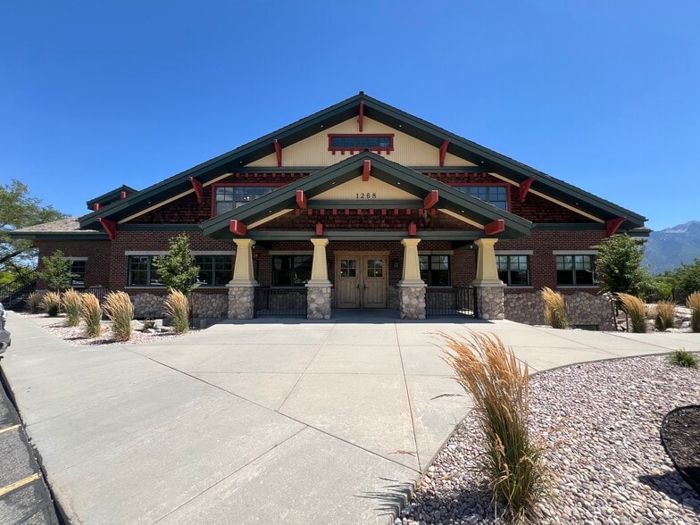 1268 W South Jordan Pky, South Jordan, UT for lease - Building Photo - Image 1 of 14