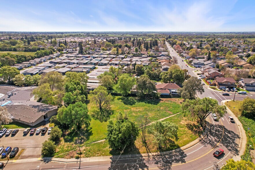 114 F St, Galt, CA à vendre - Aérien - Image 3 de 22