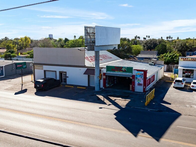 2243 Pecan Blvd, McAllen, TX à vendre - Photo du bâtiment - Image 2 de 8