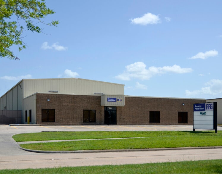 901 W 13th St, Deer Park, TX for lease - Building Photo - Image 1 of 1