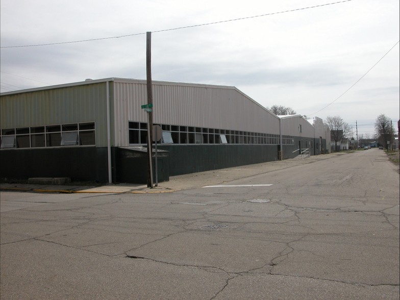 1740 Georgia Ave, Connersville, IN for sale - Building Photo - Image 1 of 1