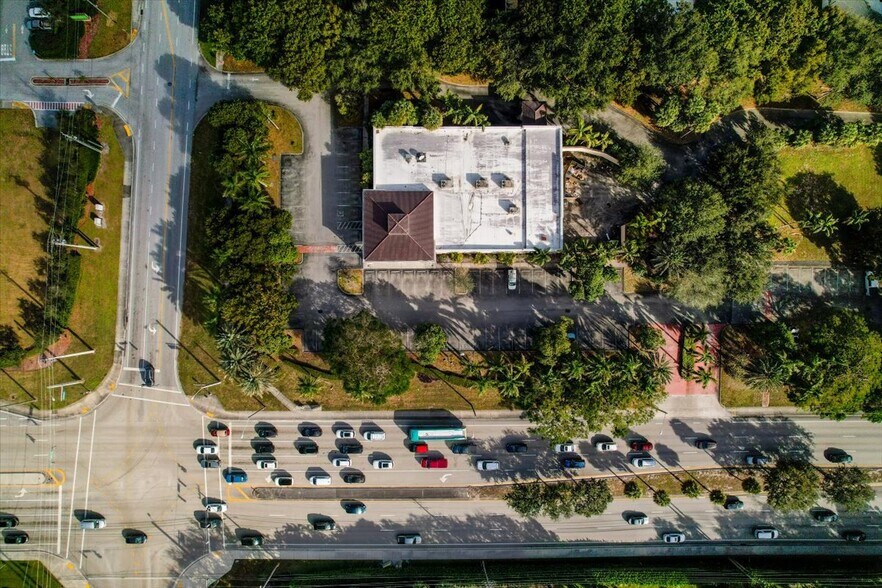 12750 S Military Trl, Boynton Beach, FL à vendre - Photo du bâtiment - Image 3 de 56