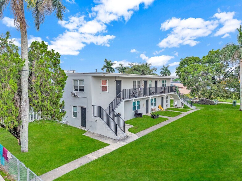 186 NW 1st St, Homestead, FL for sale - Building Photo - Image 2 of 7